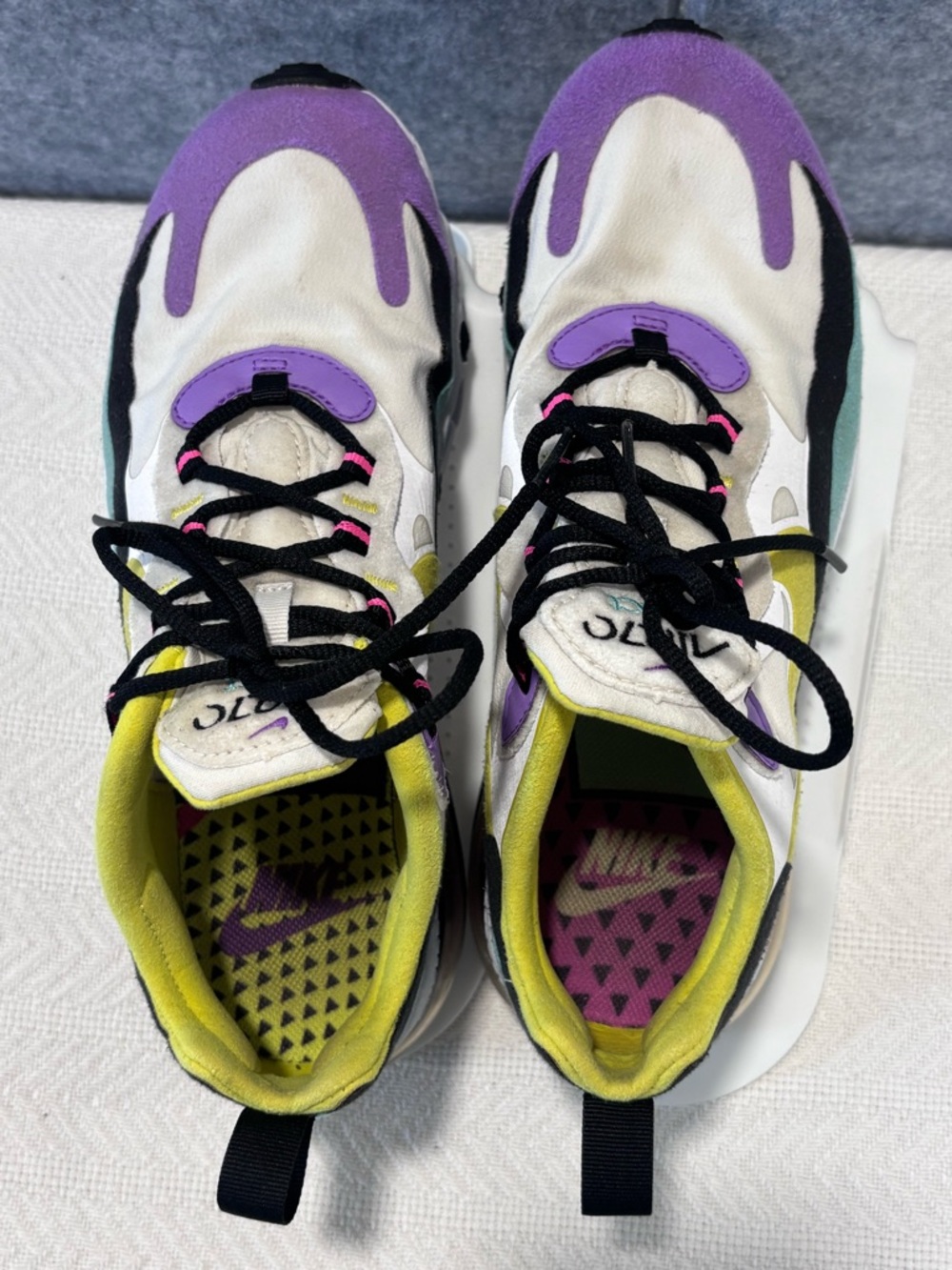 🩷Nike Women’s Sneakers Yellow Black Purple Accent - Picture 3 of 13